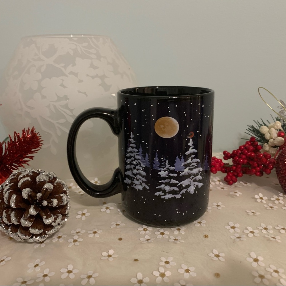 Brand New Colour-Changing Heat Activated Holiday Mug/Christmas Decor
